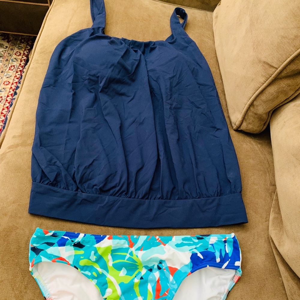 Lands End swimsuit - Picture 2 of 4